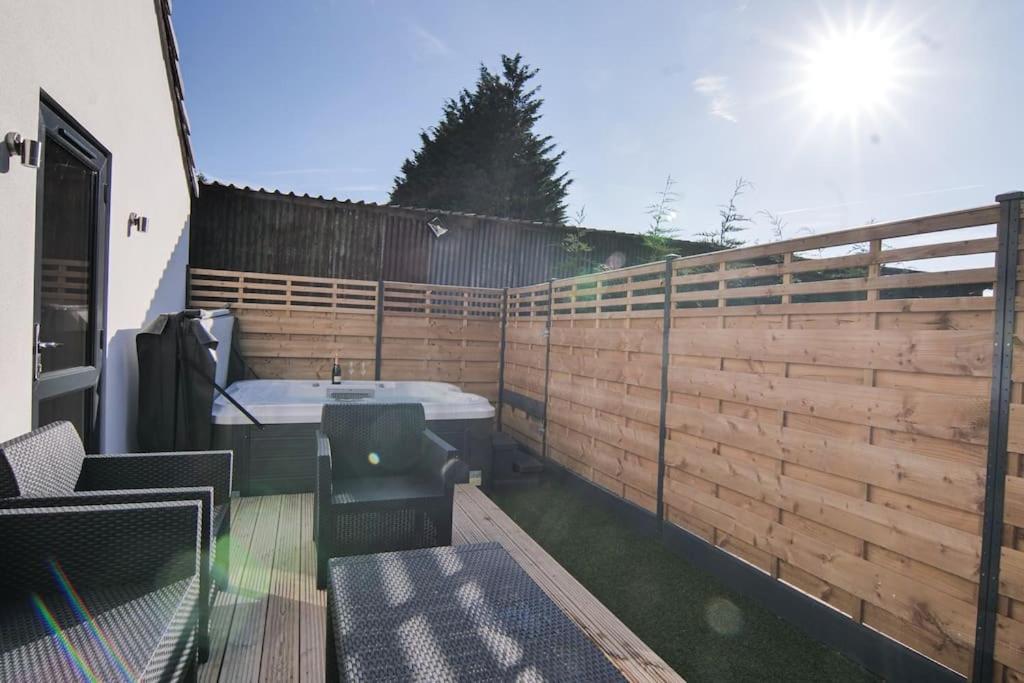 Hoxne Cottages - Rose Cottage With Private Hot Tub York Eksteriør billede